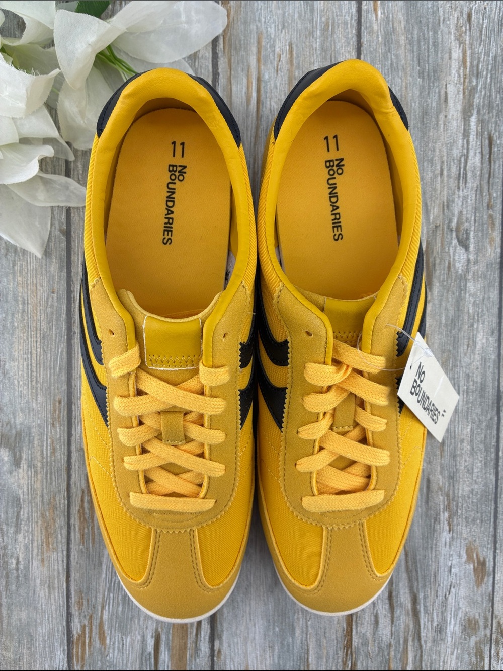 Women’s Retro Lace-Up Sneakers Yellow Shoes Size 11